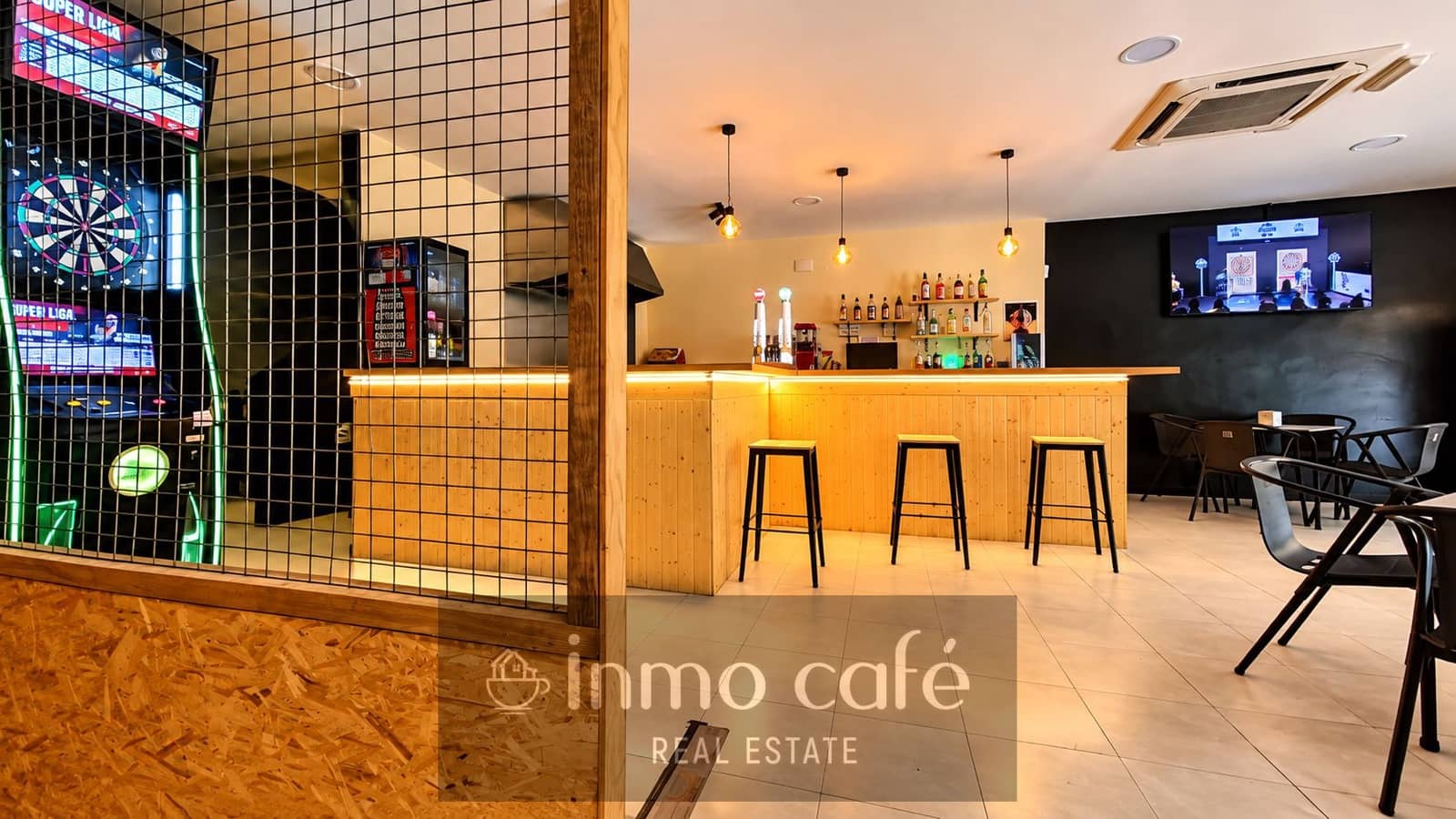 Commercial for sale in Alicante / Alacant city with garage - € 115,000 (Ref: 9979158)