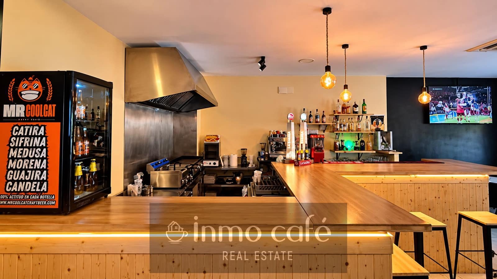 Commercial for sale in Alicante / Alacant city with garage - € 115,000 (Ref: 9979158)