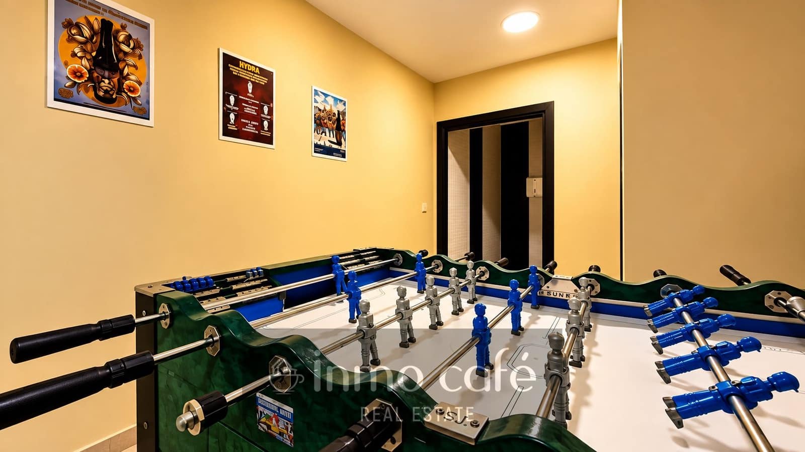 Commercial for sale in Alicante / Alacant city with garage - € 115,000 (Ref: 9979158)