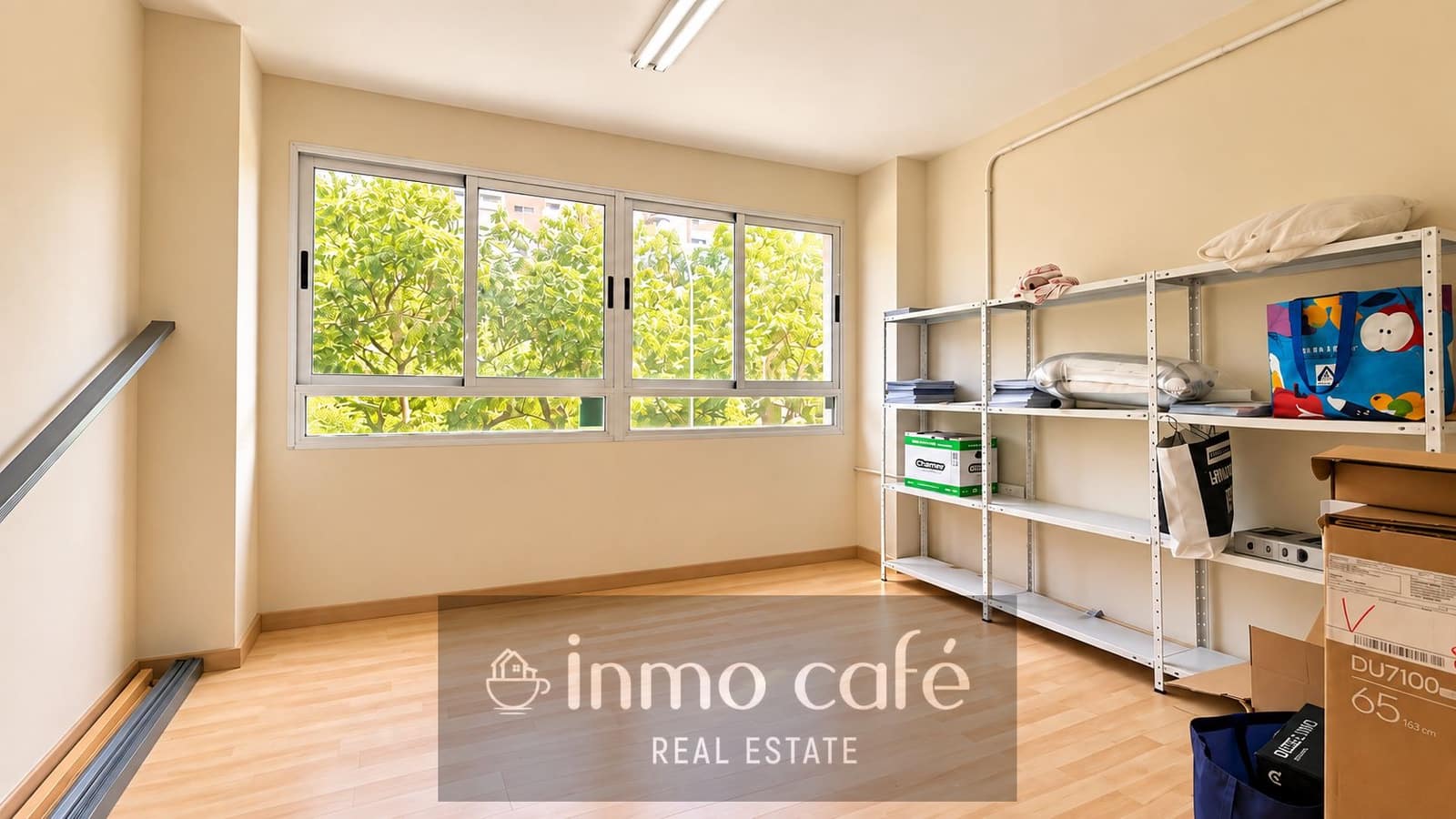 Commercial for sale in Alicante / Alacant city with garage - € 115,000 (Ref: 9979158)