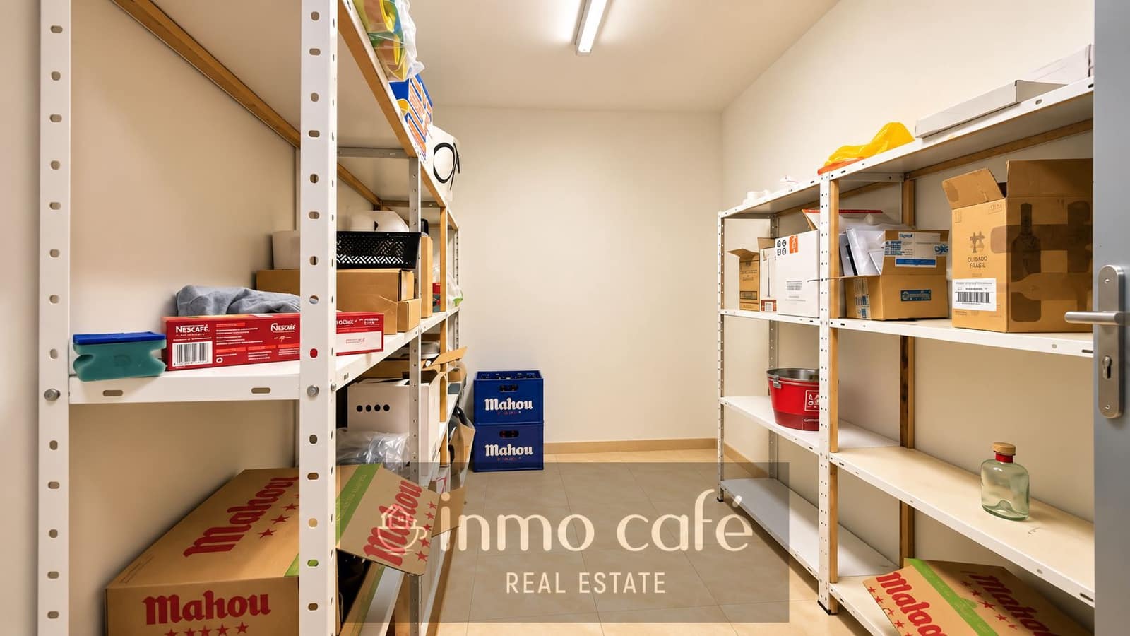 Commercial for sale in Alicante / Alacant city with garage - € 115,000 (Ref: 9979158)