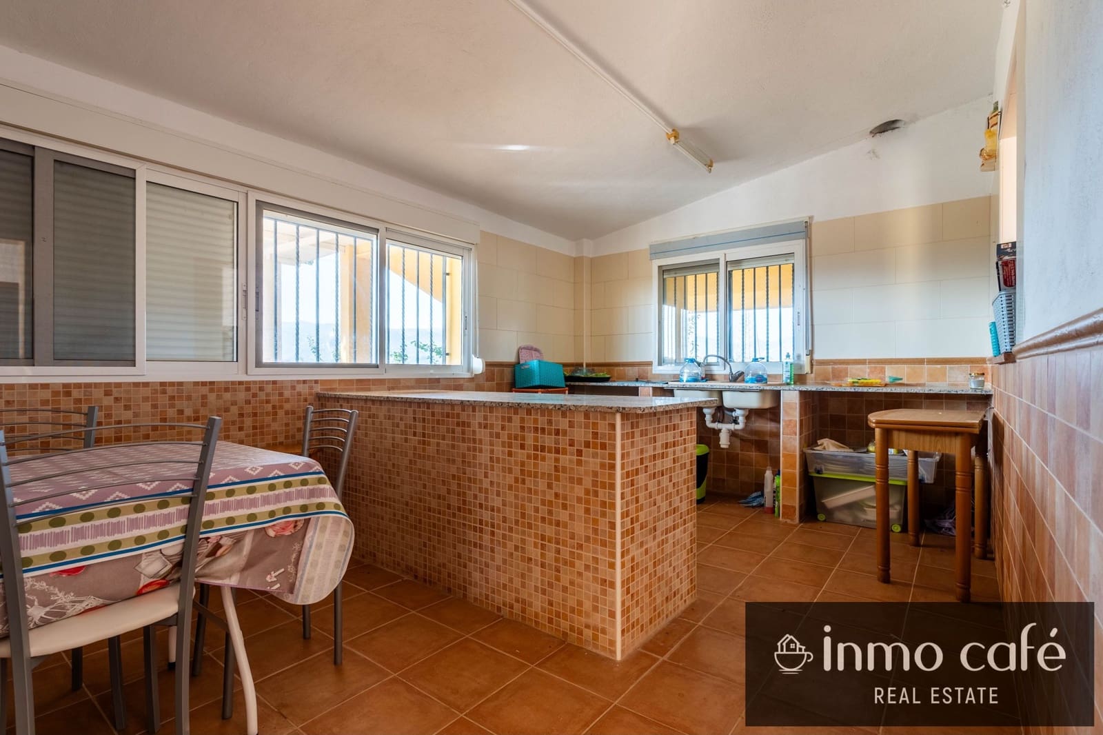 2 slaapkamer Finca/Landhuis te koop in Montesa met zwembad - € 86.000 (Ref: 9994692)