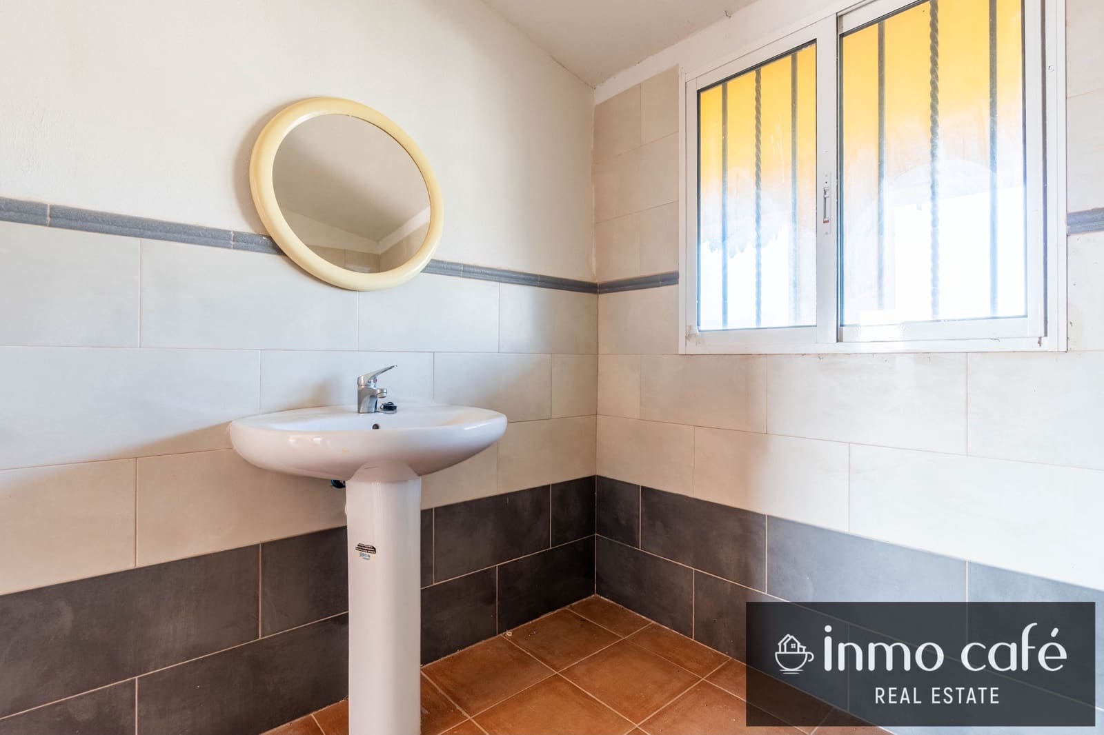 2 slaapkamer Finca/Landhuis te koop in Montesa met zwembad - € 86.000 (Ref: 9994692)