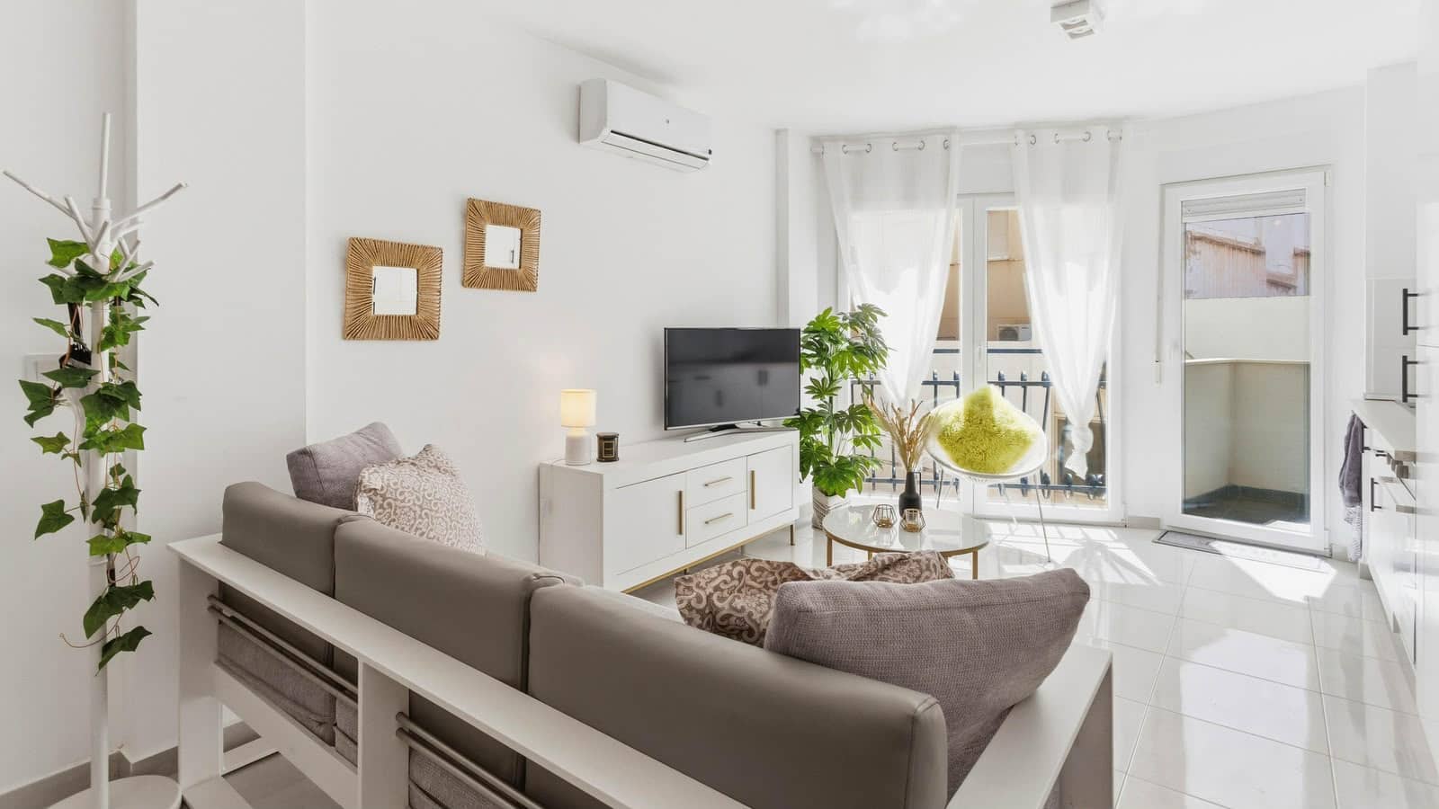 1 makuuhuone Yksiö vuokrattavana paikassa Torrevieja mukana uima-altaan - 2 000 € (Ref: 10004847)