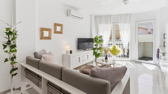 Estudio de 1 habitación en Torrevieja en alquiler con piscina - 2.000 € (Ref: 10004847)