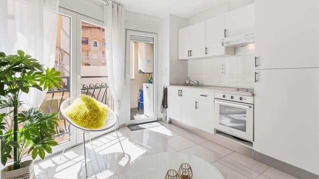 Estudio de 1 habitación en Torrevieja en alquiler con piscina - 2.000 € (Ref: 10004847)