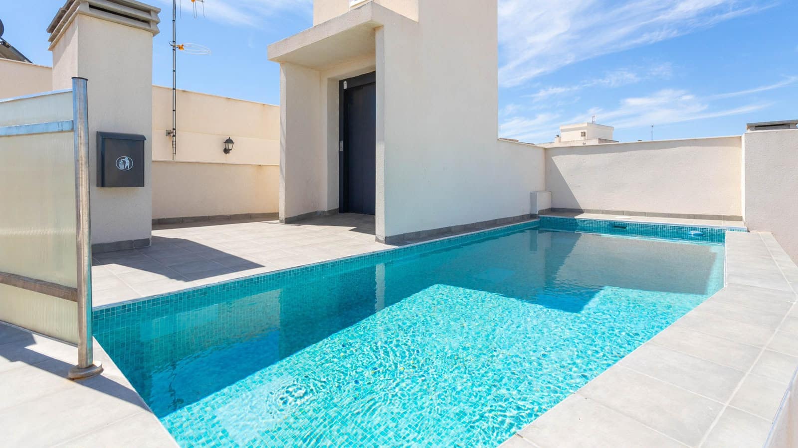 1 makuuhuone Yksiö vuokrattavana paikassa Torrevieja mukana uima-altaan - 2 000 € (Ref: 10004847)
