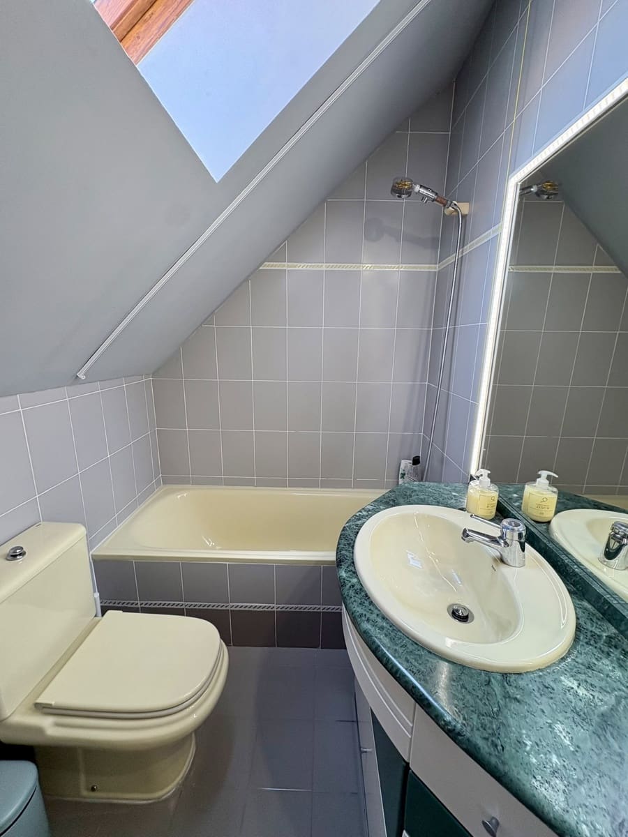 3 sovrum Takvåning att hyra i Madrid stad med garage - 2 400 € (Ref: 10051996)