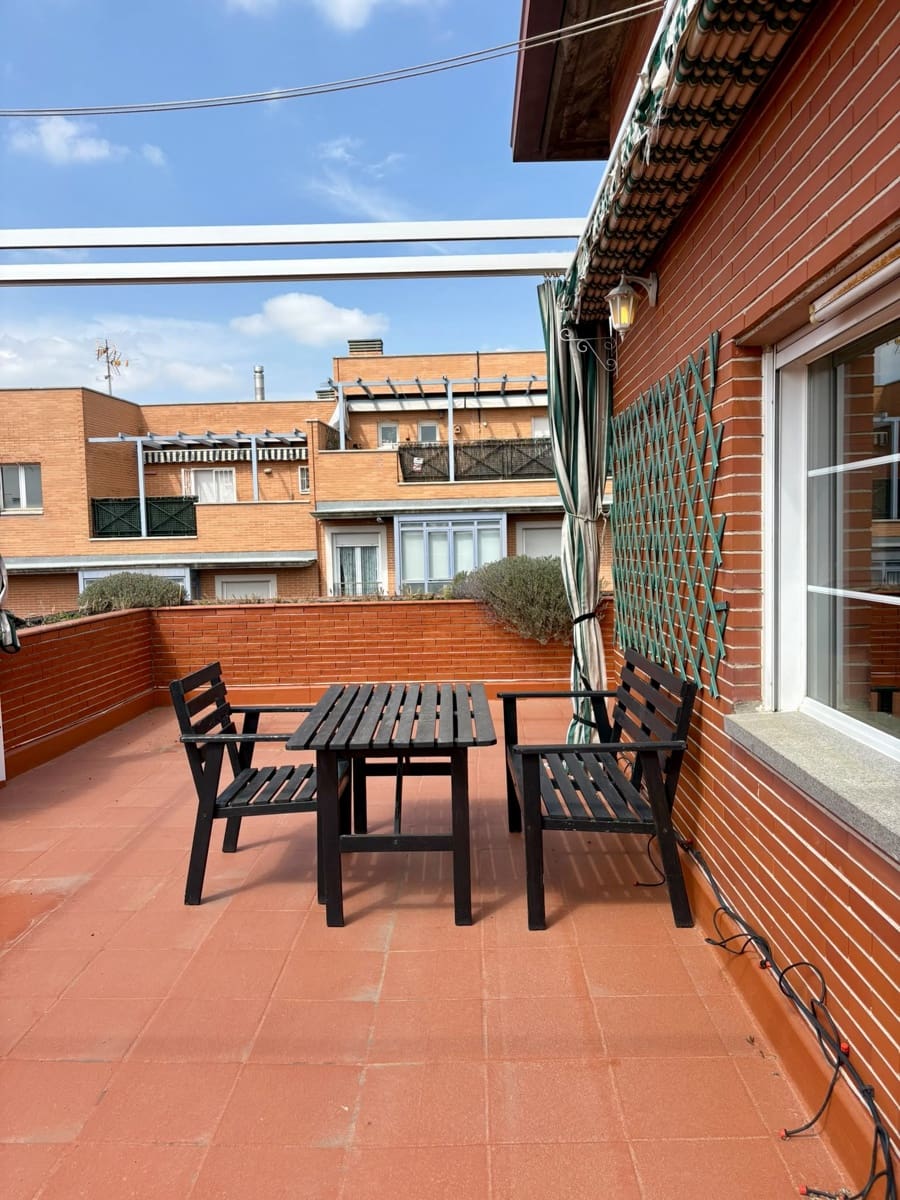3 sovrum Takvåning att hyra i Madrid stad med garage - 2 400 € (Ref: 10051996)