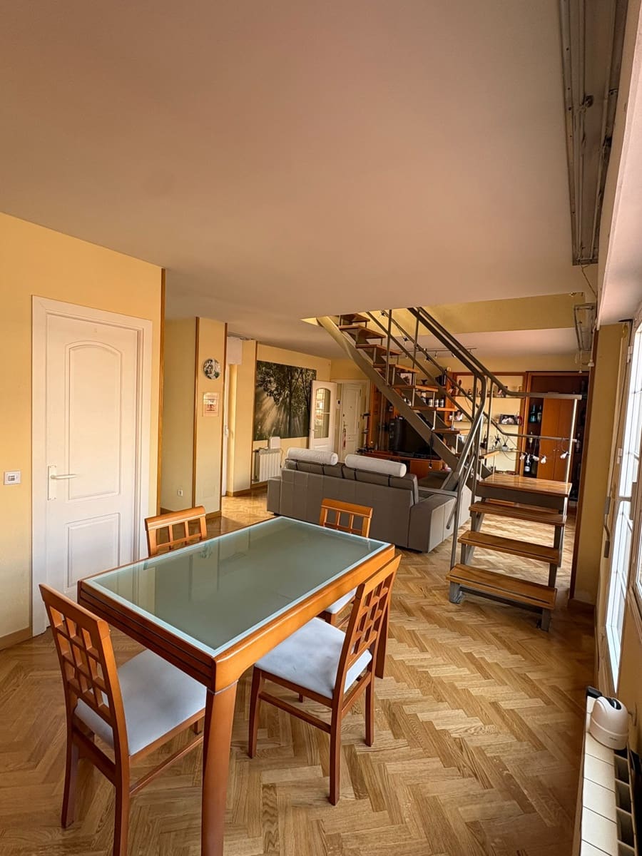 3 sovrum Takvåning att hyra i Madrid stad med garage - 2 400 € (Ref: 10051996)