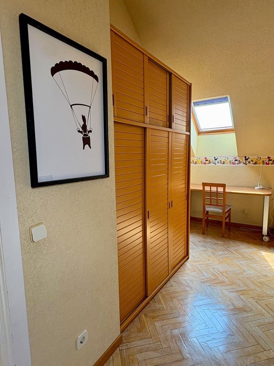 3 sovrum Takvåning att hyra i Madrid stad med garage - 2 400 € (Ref: 10051996)