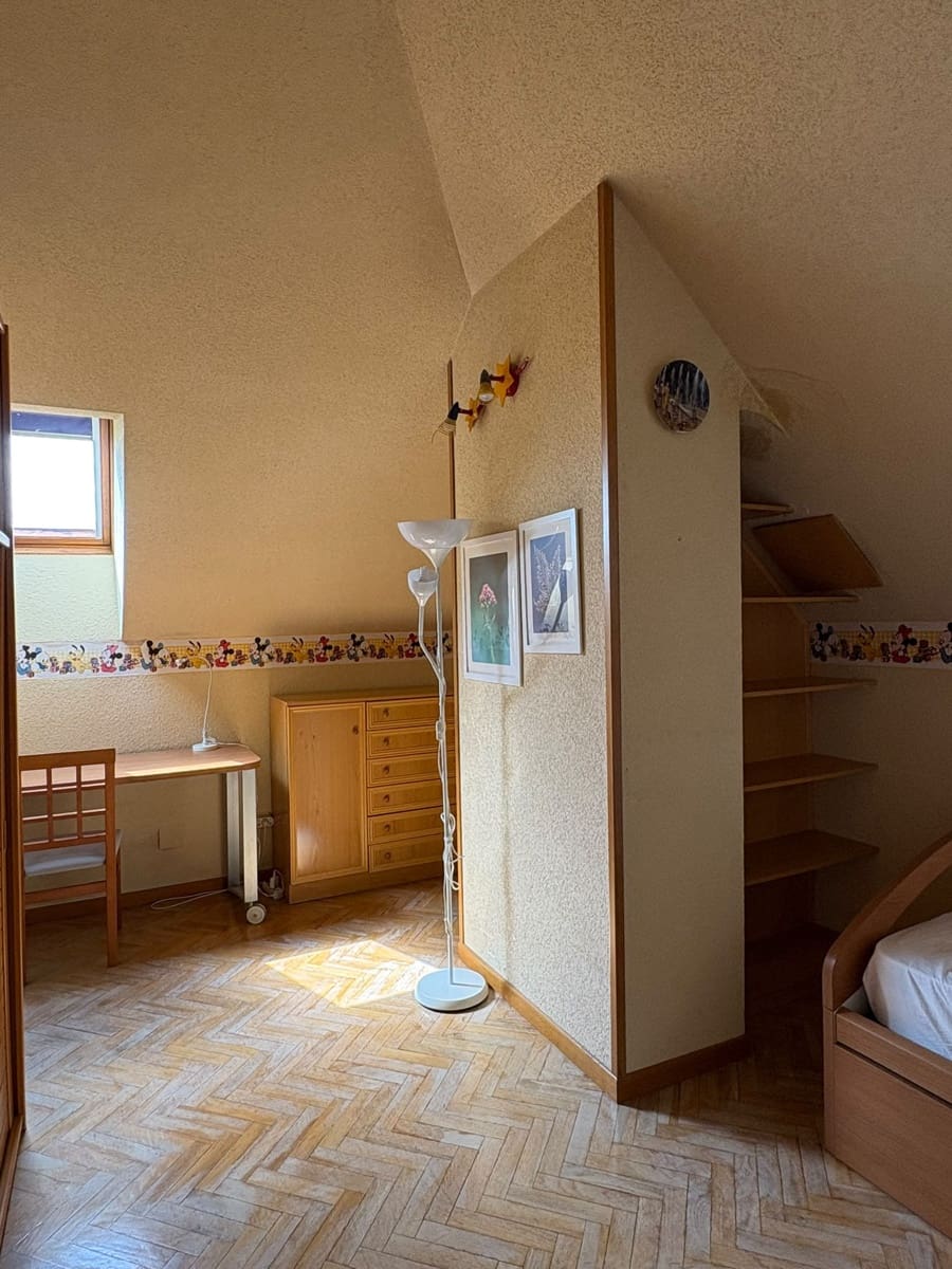 3 sovrum Takvåning att hyra i Madrid stad med garage - 2 400 € (Ref: 10051996)