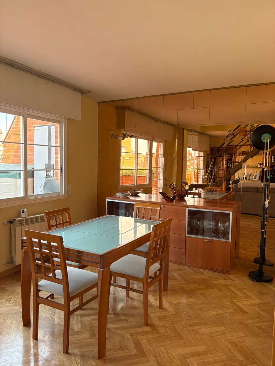 3 sovrum Takvåning att hyra i Madrid stad med garage - 2 400 € (Ref: 10051996)