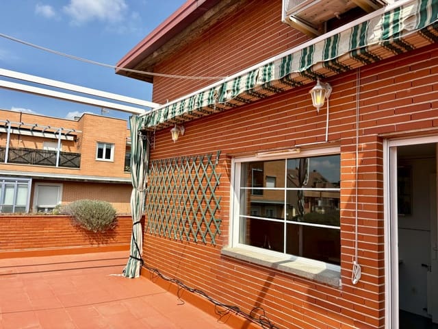Ático de 3 habitaciones en Madrid ciudad en alquiler con garaje - 2.400 € (Ref: 10051996)