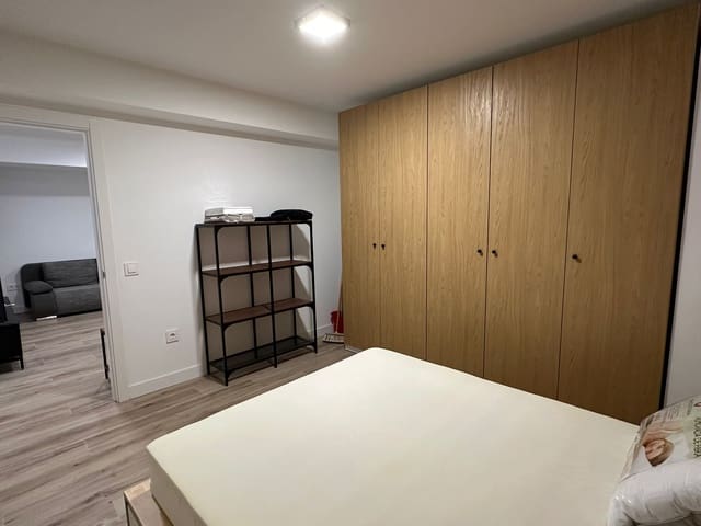 1 makuuhuone Asunto vuokrattavana paikassa Tetuán, Madrid kaupunki mukana uima-altaan 
autotalli - 1 350 € (Ref: 9865880)