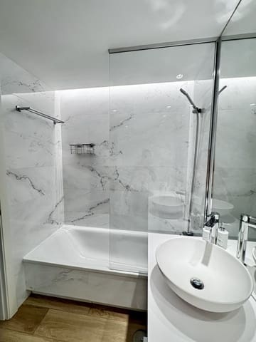 Piso de 2 habitaciones en Madrid ciudad en alquiler con piscina garaje - 2.000 € (Ref: 9935268)