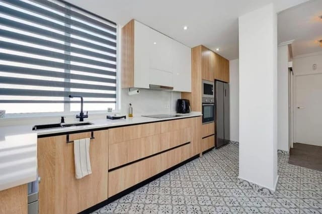 3 chambre Maison de Ville à vendre à Zona Pueblo, Guardamar del Segura avec piscine - 214 900 € (Ref: 9387588)