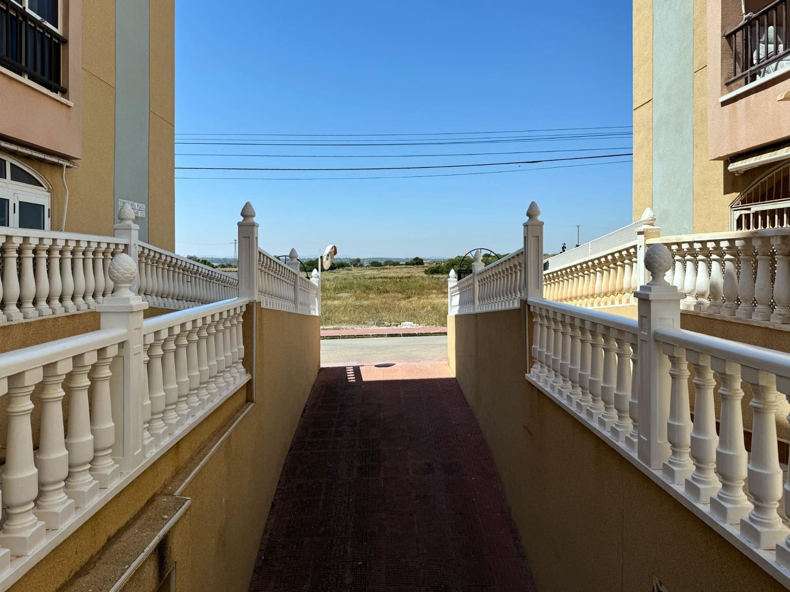 2 makuuhuone Huoneisto myytävänä paikassa Torrevieja mukana uima-altaan - 139 900 € (Ref: 9559074)