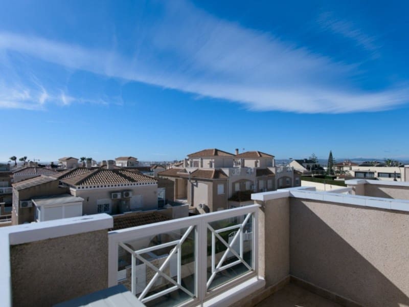 2 slaapkamer Huis te koop in Torrevieja met zwembad - € 194.000 (Ref: 9578032)