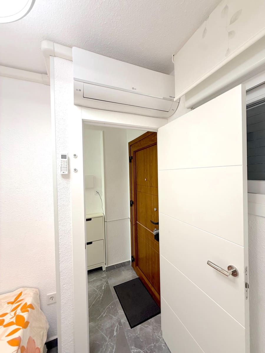 1 sypialnia Apartament na sprzedaż w Torrevieja z basenem - 159 900 € (Ref: 9578034)