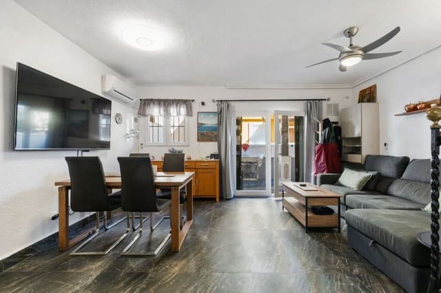 Casa de 2 habitaciones en Parque de las Naciones, Torrevieja en venta con piscina - 195.000 € (Ref: 9623267)