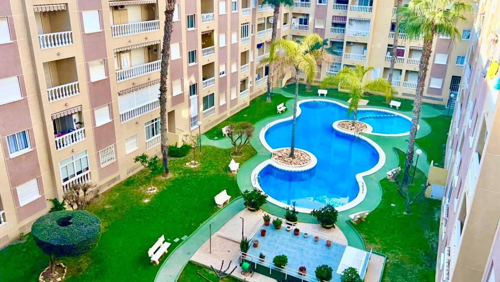 2 quarto Apartamento para venda em Torrevieja com piscina - 119 900 € (Ref: 9635350)