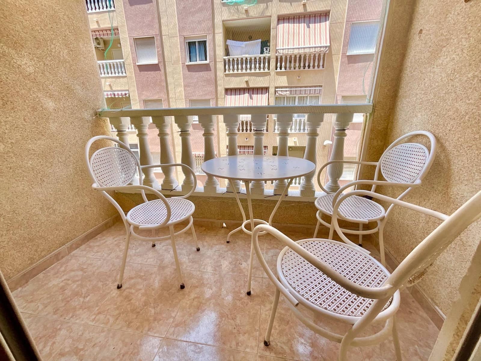 2 quarto Apartamento para venda em Torrevieja com piscina - 119 900 € (Ref: 9635350)