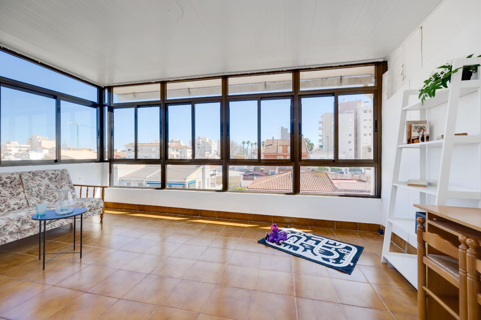 4 slaapkamer Halfvrijstaande villa te koop in Torrevieja - € 197.000 (Ref: 9694123)