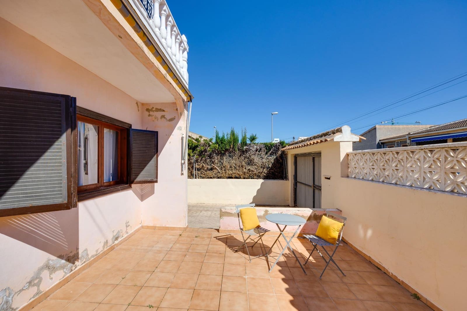 4 slaapkamer Halfvrijstaande villa te koop in Torrevieja - € 197.000 (Ref: 9694123)
