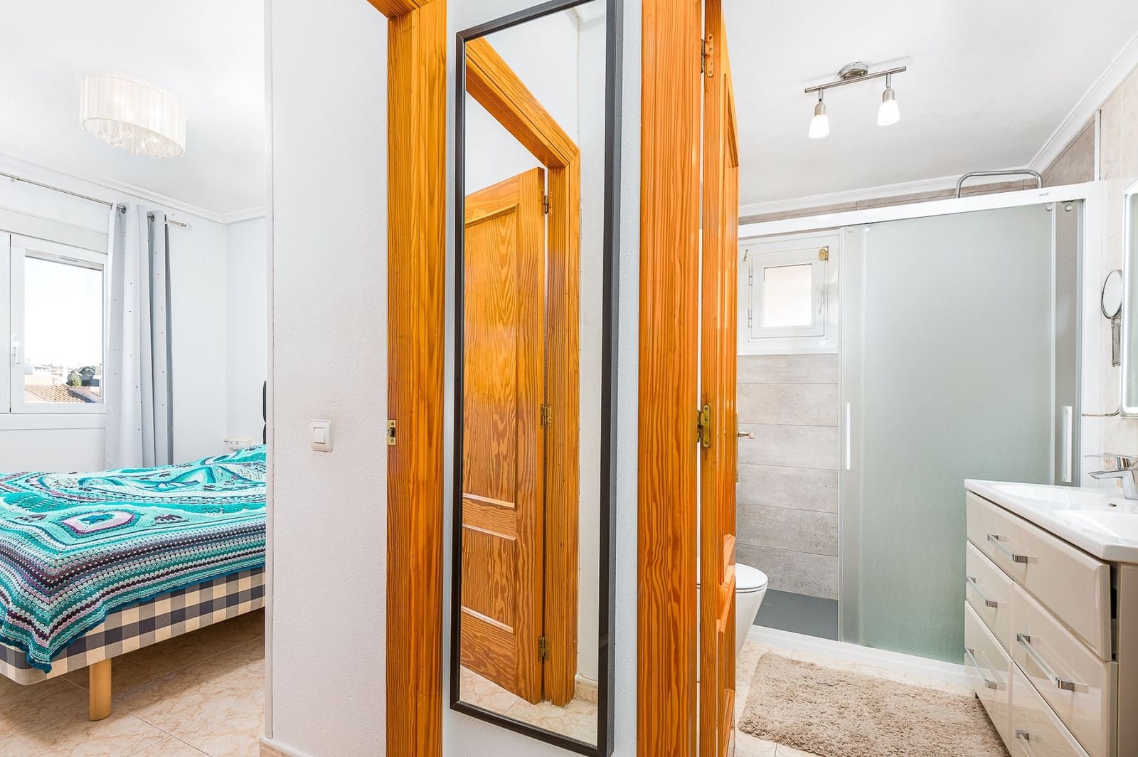 5 slaapkamer Villa te koop in Torrevieja met zwembad garage - € 396.000 (Ref: 9705912)