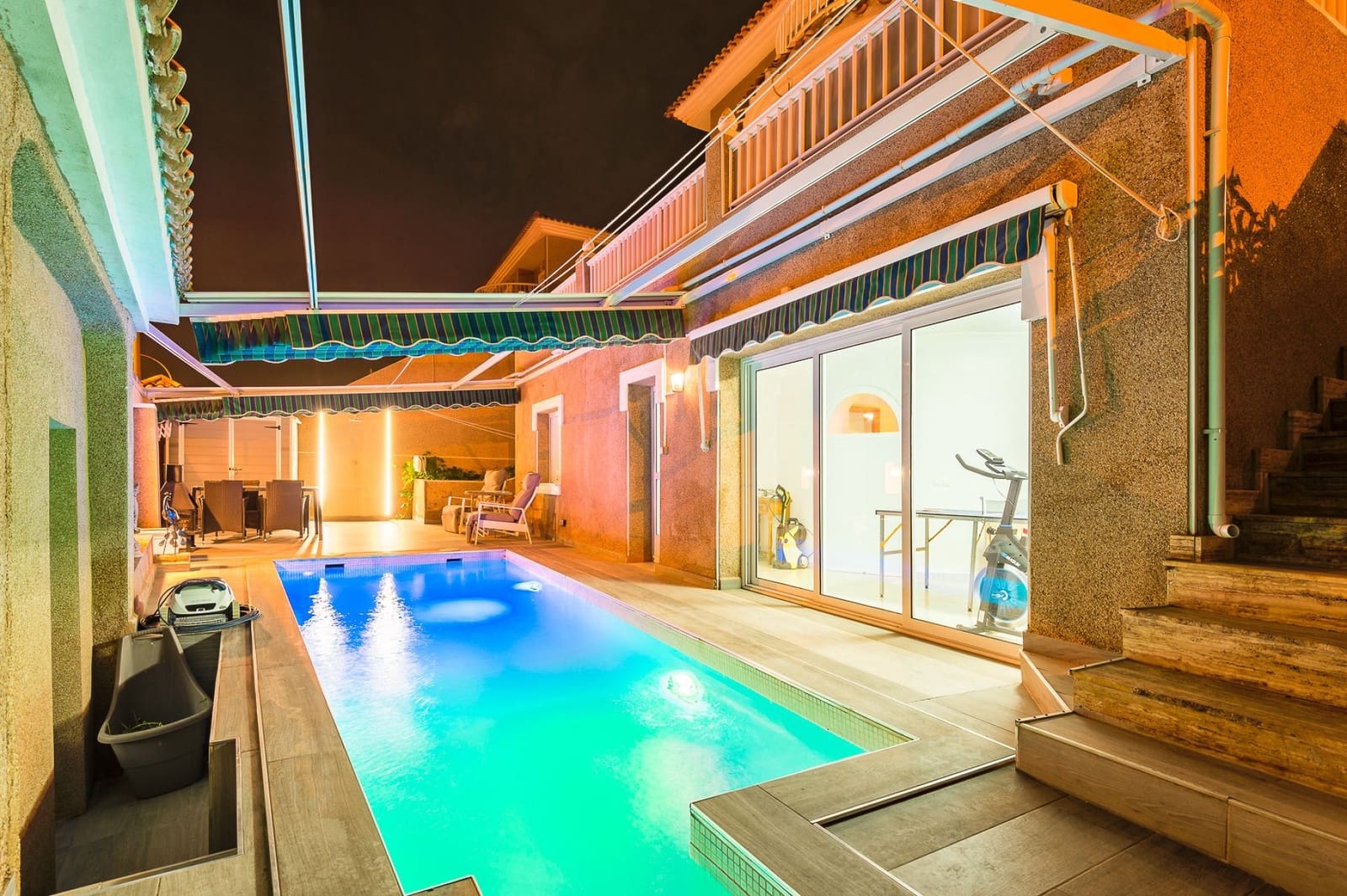 5 slaapkamer Villa te koop in Torrevieja met zwembad garage - € 396.000 (Ref: 9705912)