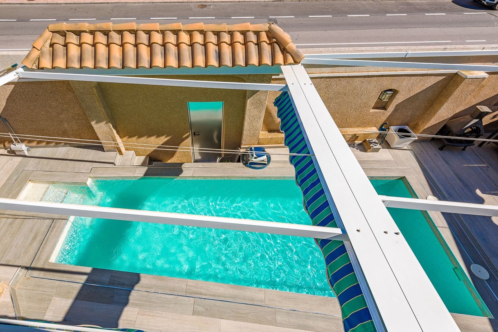 5 slaapkamer Villa te koop in Torrevieja met zwembad garage - € 396.000 (Ref: 9705912)