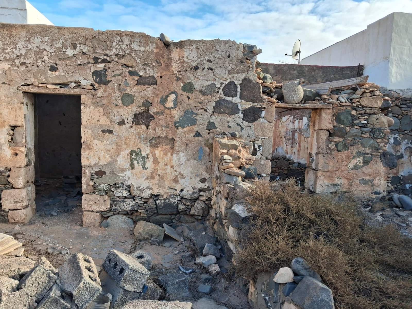 Building Plot for sale in Pajara - € 100,000 (Ref: 10115947)