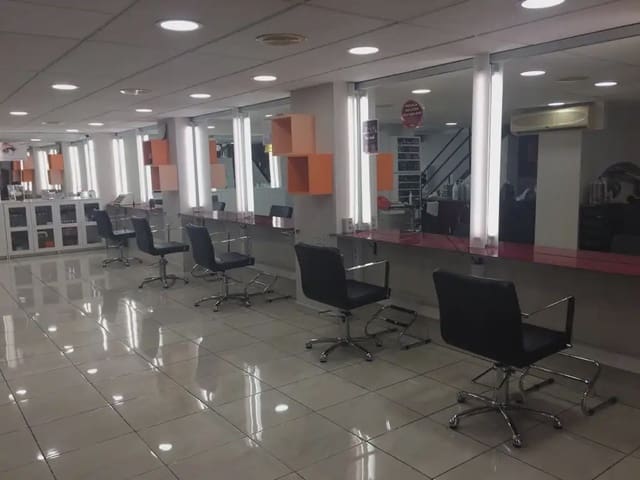 Commercieel te koop in Duggi, Santa Cruz de Tenerife - € 195.000 (Ref: 9759326)