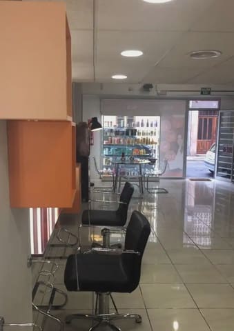 Commercieel te koop in Duggi, Santa Cruz de Tenerife - € 195.000 (Ref: 9759326)
