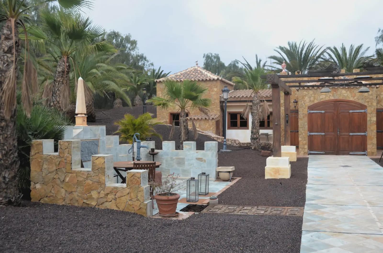 5 soveværelse Finca/Landehus til salg i Pajara med swimmingpool garage - € 1.299.000 (Ref: 9759327)