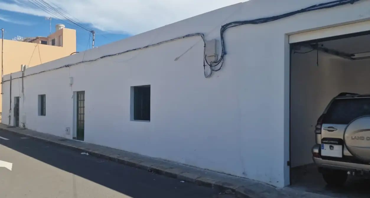 2 soverom Bungalow til salgs i Tuineje med garasje - € 220 000 (Ref: 9759330)