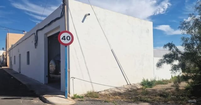 2 soverom Bungalow til salgs i Tuineje med garasje - € 220 000 (Ref: 9759330)