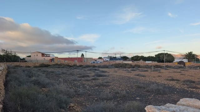 Tontti myytävänä paikassa Casillas de Morales, Antigua - 1 120 000 € (Ref: 9759332)