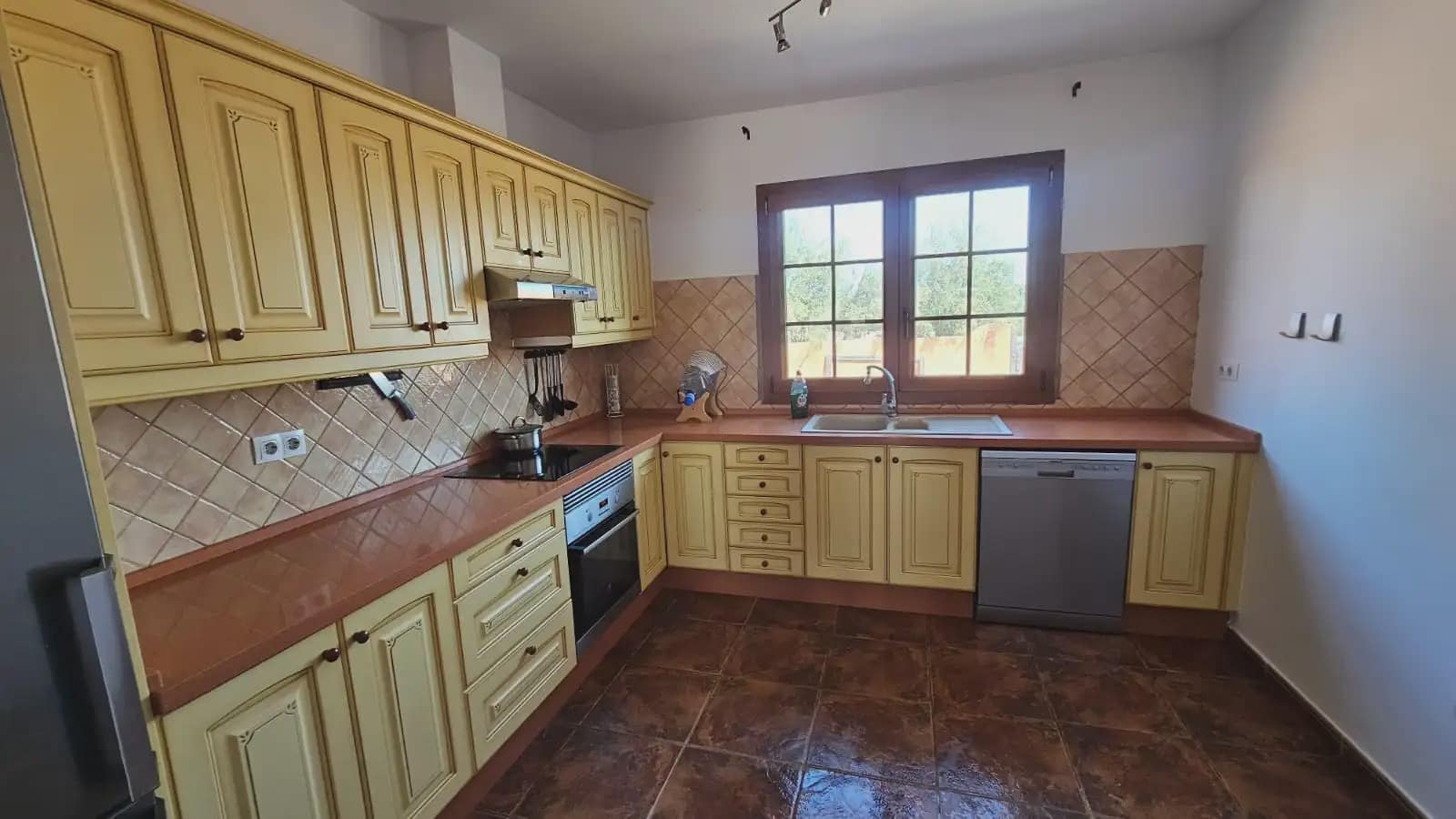 3 bedroom Villa for sale in Antigua with pool - € 430,000 (Ref: 9759333)