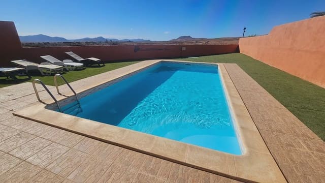 3 sypialnia Willa na sprzedaż w Antigua z basenem - 430 000 € (Ref: 9759333)