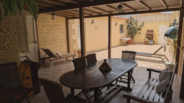 4 soverom Rekkehus til salgs i Gran Tarajal, Tuineje med garasje - € 340 000 (Ref: 9759334)