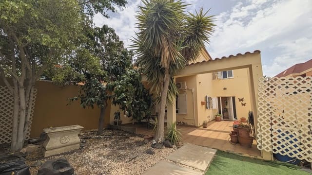 4 soverom Rekkehus til salgs i Gran Tarajal, Tuineje med garasje - € 340 000 (Ref: 9759334)