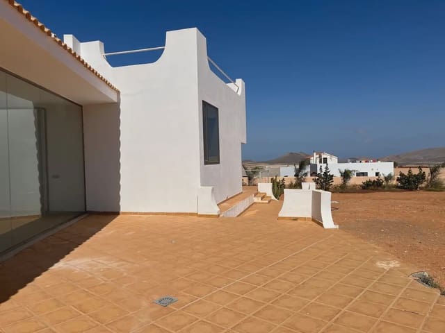 4 soveværelse Villa til salg i Antigua med garage - € 590.000 (Ref: 9759343)