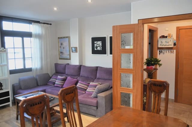 3 soveværelse Lejlighed til salg i Puerto del Rosario med garage - € 215.000 (Ref: 9759346)