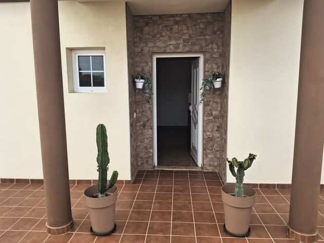 3 quarto Moradia para venda em La Oliva com piscina garagem - 750 000 € (Ref: 9759360)