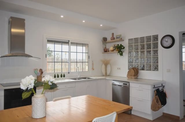 3 quarto Moradia para venda em La Oliva com piscina garagem - 750 000 € (Ref: 9759360)