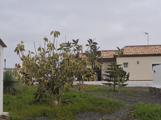 3 quarto Moradia para venda em La Oliva com piscina garagem - 750 000 € (Ref: 9759360)