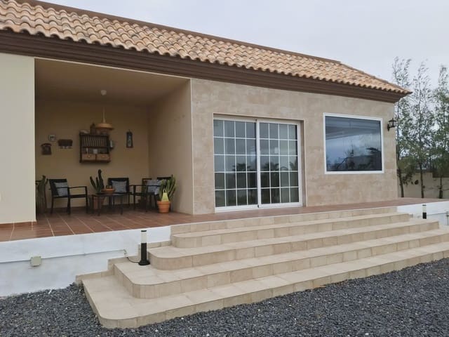 3 quarto Moradia para venda em La Oliva com piscina garagem - 750 000 € (Ref: 9759360)