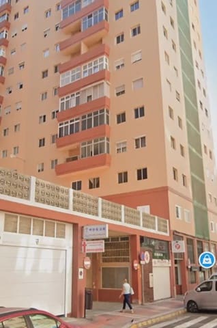 Kaupallinen myytävänä paikassa Guanarteme, Las Palmas de Gran Canaria - 150 000 € (Ref: 9759363)